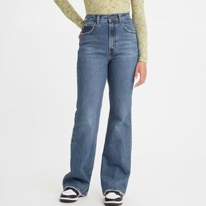 NWOT Levi’s 70's High Rise Flare, 32x32
